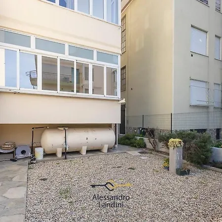 Casa Laura Comodissima Al Centro E Spiagge Apartman